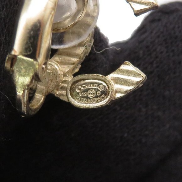 CHANEL CC Logo Earring Metal Gold/Blue - Picture 8 of 10